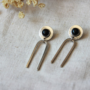 ONYX DROP STUDS